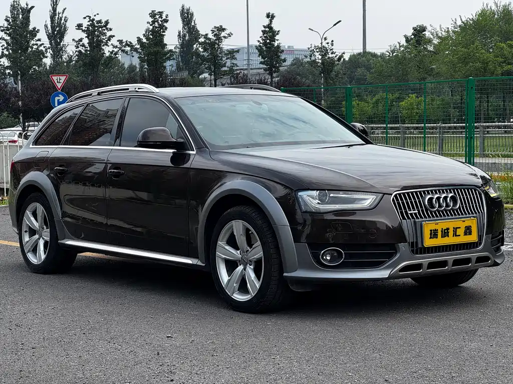 Audi A4 Import 2014 40 TFSI allroad quattro plus edition