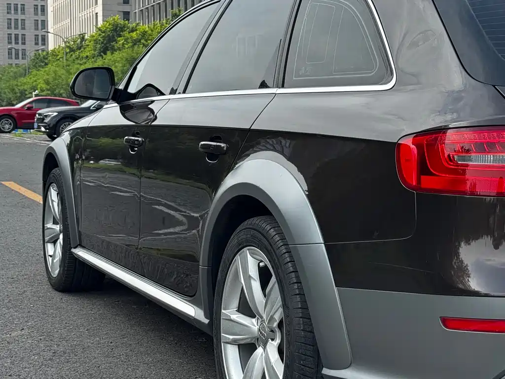 Audi A4 Import 2014 40 TFSI allroad quattro plus edition