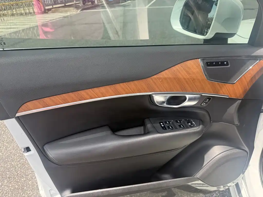 Volvo XC90 2025 B6 Intelligent Luxury Edition 7-seater