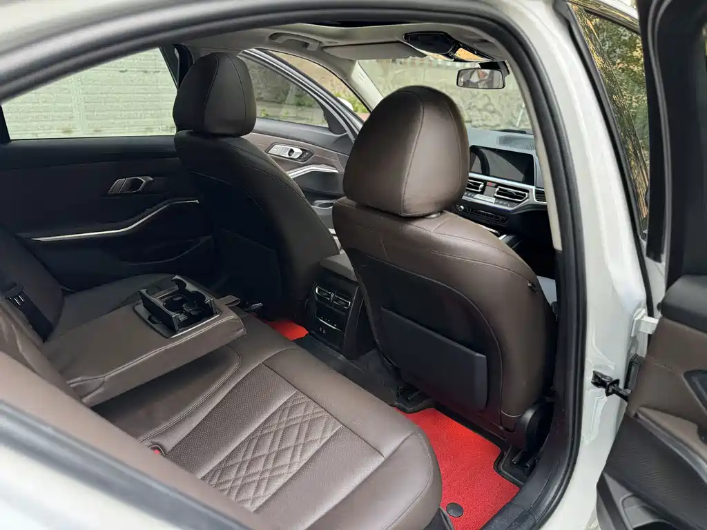 BMW 3 Series 2022 320i Sport Line