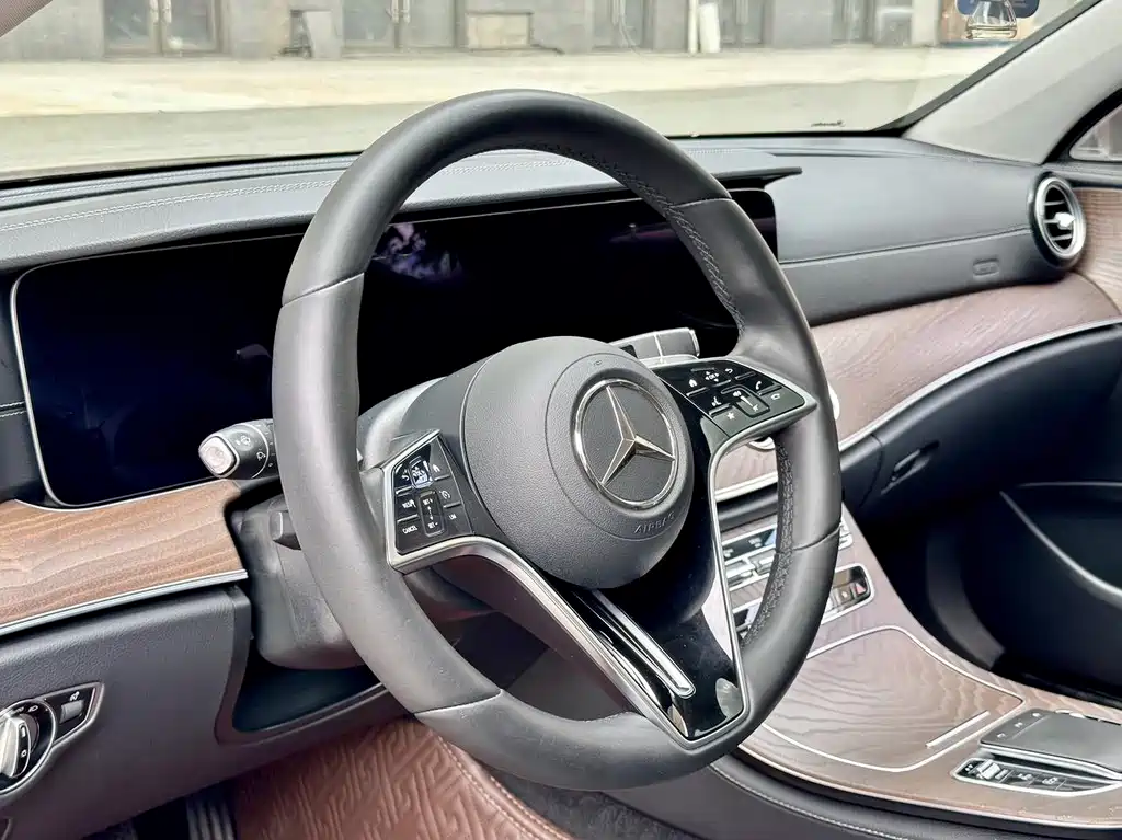 Mercedes-Benz E 350 e L Plug-in Hybrid Sedan 2021