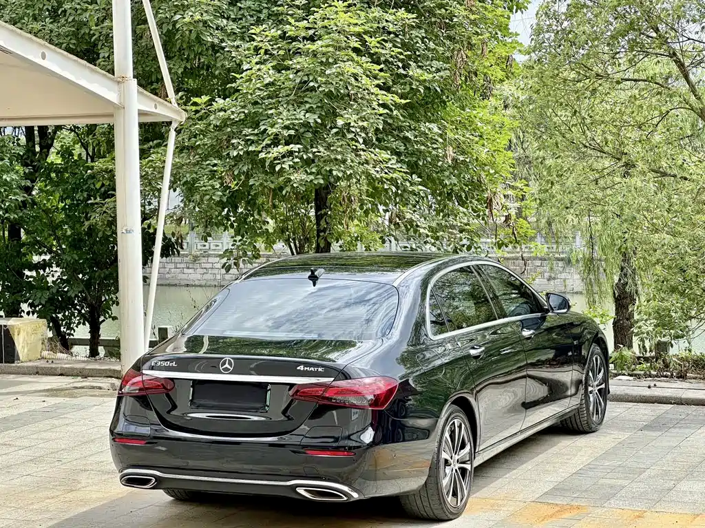 Mercedes-Benz E 350 e L Plug-in Hybrid Sedan 2021