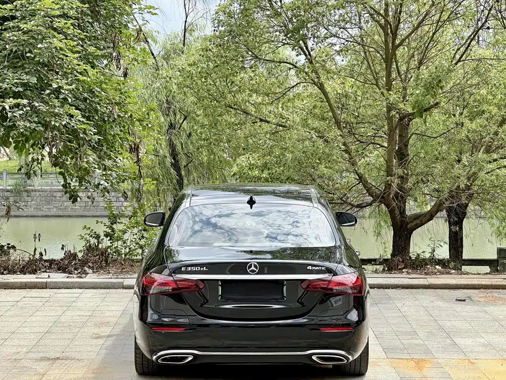 Mercedes-Benz E 350 e L Plug-in Hybrid Sedan 2021