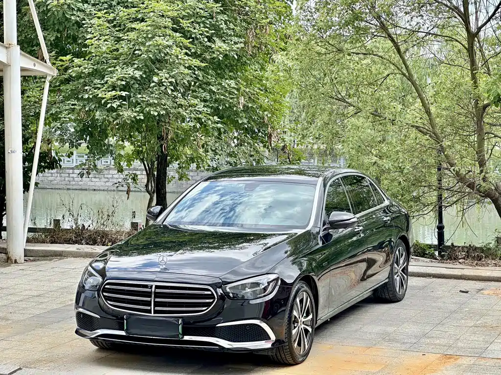 Mercedes-Benz E 350 e L Plug-in Hybrid Sedan 2021
