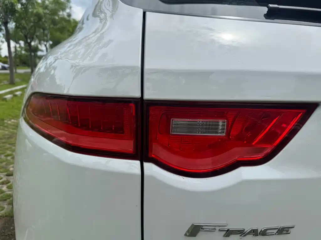 Jaguar F-PACE 2016 3.0 SC All-Wheel Drive R-Sport Sport Edition