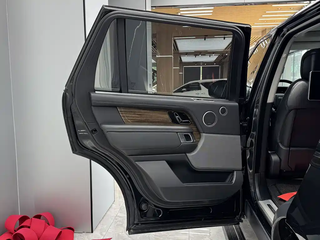 Range Rover 2019 3.0 SC V6 Long Wheelbase Edition