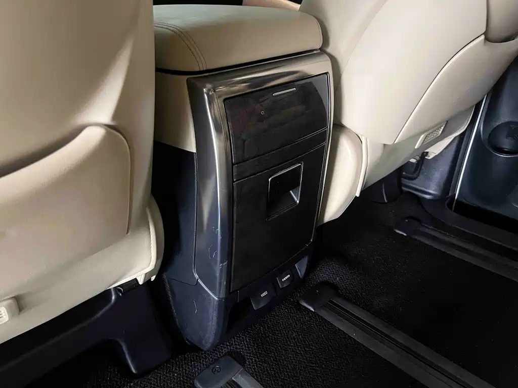 Alphard 2018款 改款 3.5L 豪华版