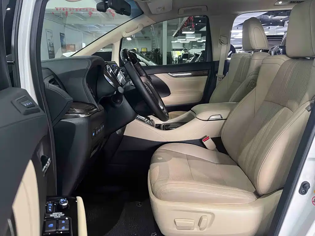 Alphard 2018款 改款 3.5L 豪华版