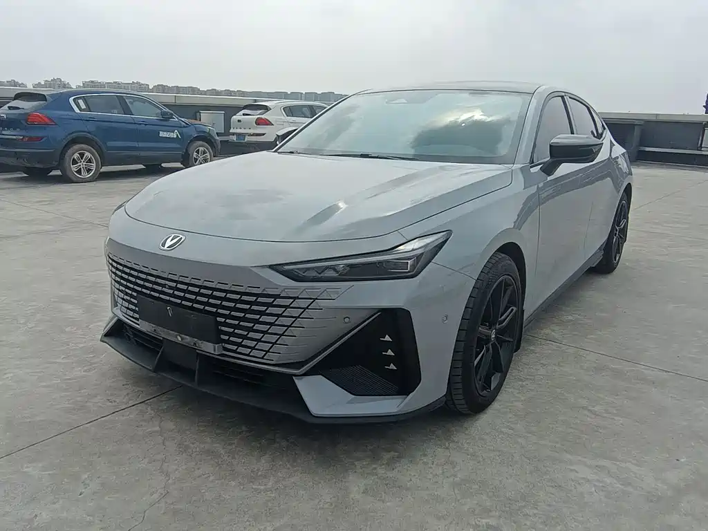 Changan UNI-V 2022 Model 1.5T Sports Edition