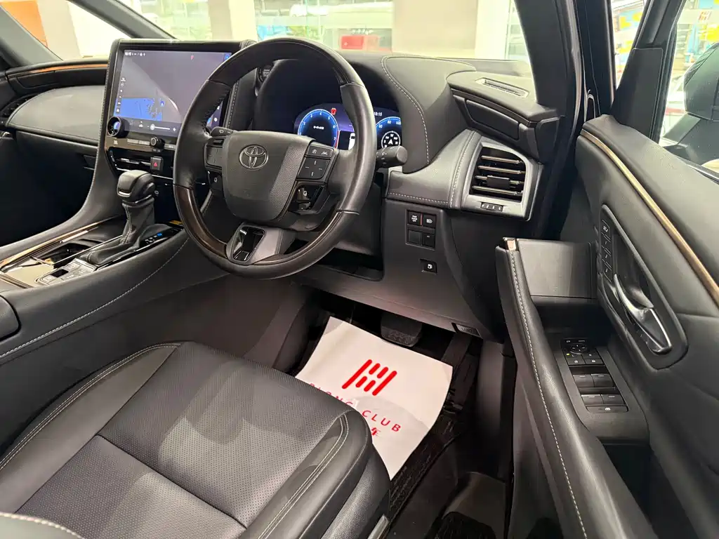 Alphard 2025款 Hybrid 2.5L Premium Gold Edition