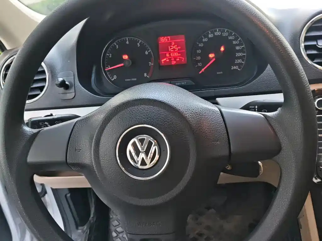 Jetta 2015 Quality and Benefit Edition 1.6L Manual Comfort Version