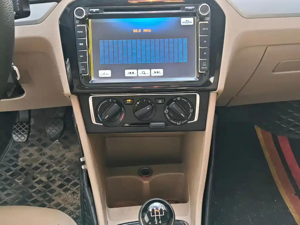 Jetta 2015 Quality and Benefit Edition 1.6L Manual Comfort Version