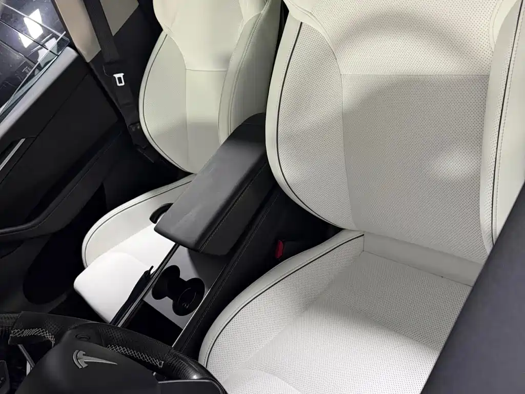 Model Y 2022 Performance All-Wheel Drive