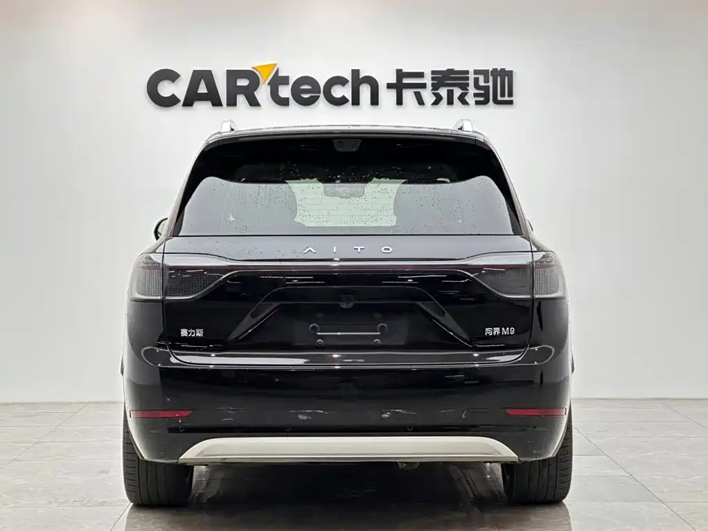 SUV M9 2025 Edition Range-Extended Ultra Version 52kWh 6-Seat Version 192-line LiDAR