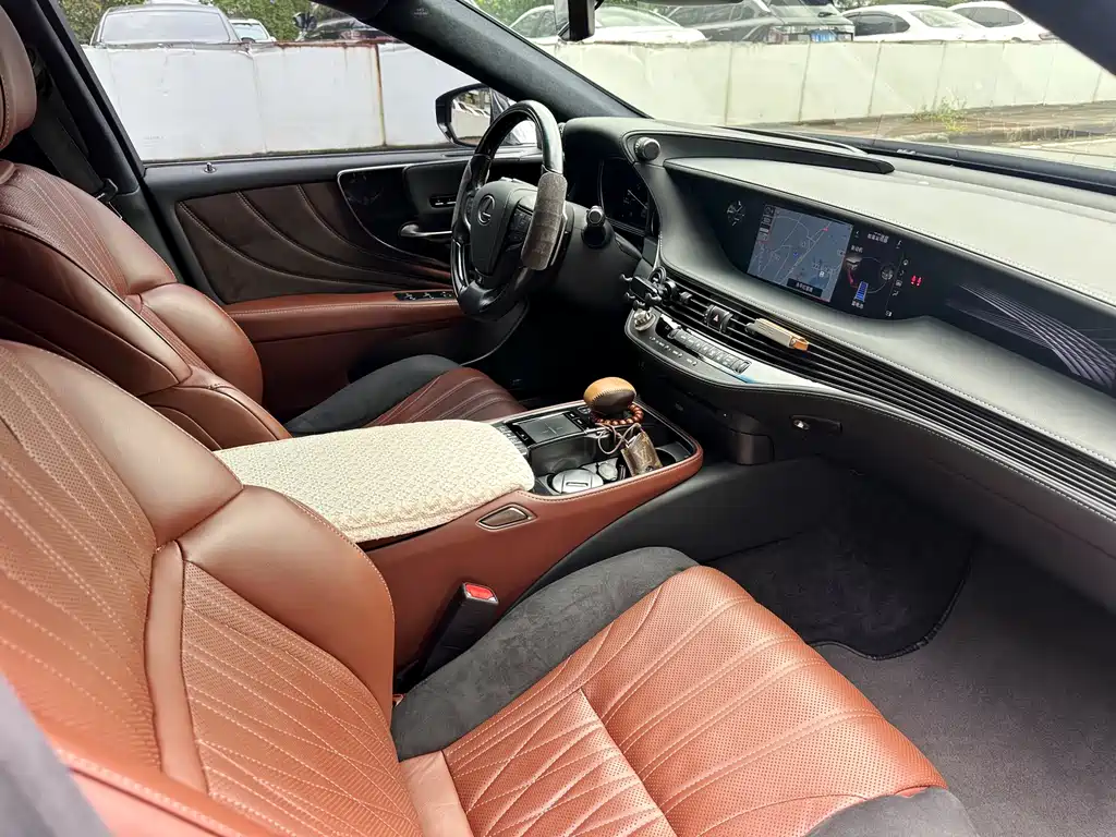 Lexus LS 2018 500h Executive Edition National VI