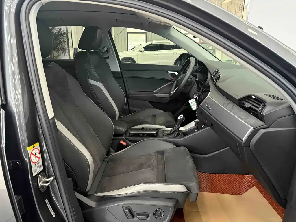 Audi Q3 2022 35 TFSI Sportline