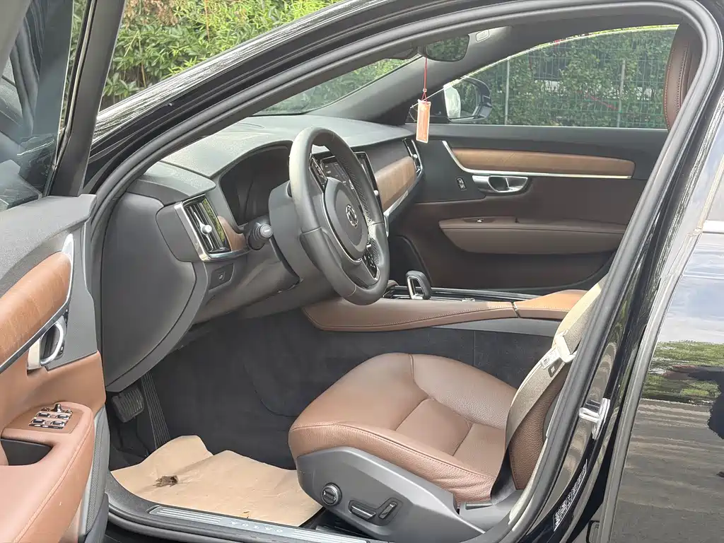 Volvo S90 2023 B5 Intelligent Luxury Edition