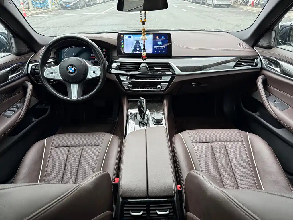 BMW 5 Series 2022 525Li M Sport Package
