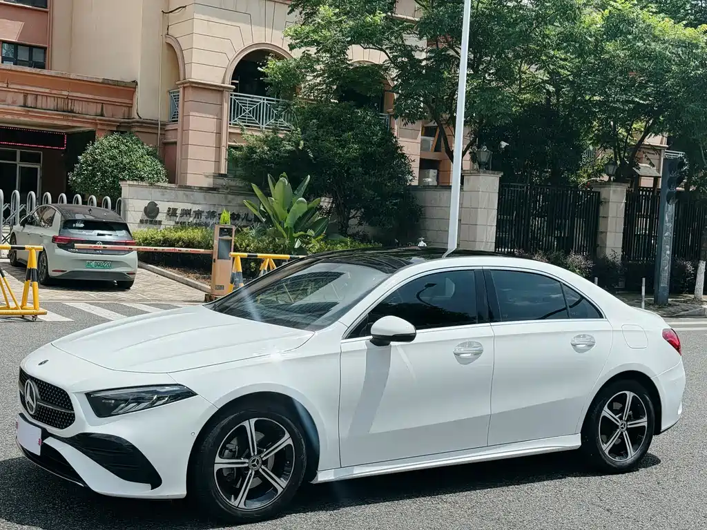 Mercedes-Benz A-Class 2023 A 200 L Fashion Edition