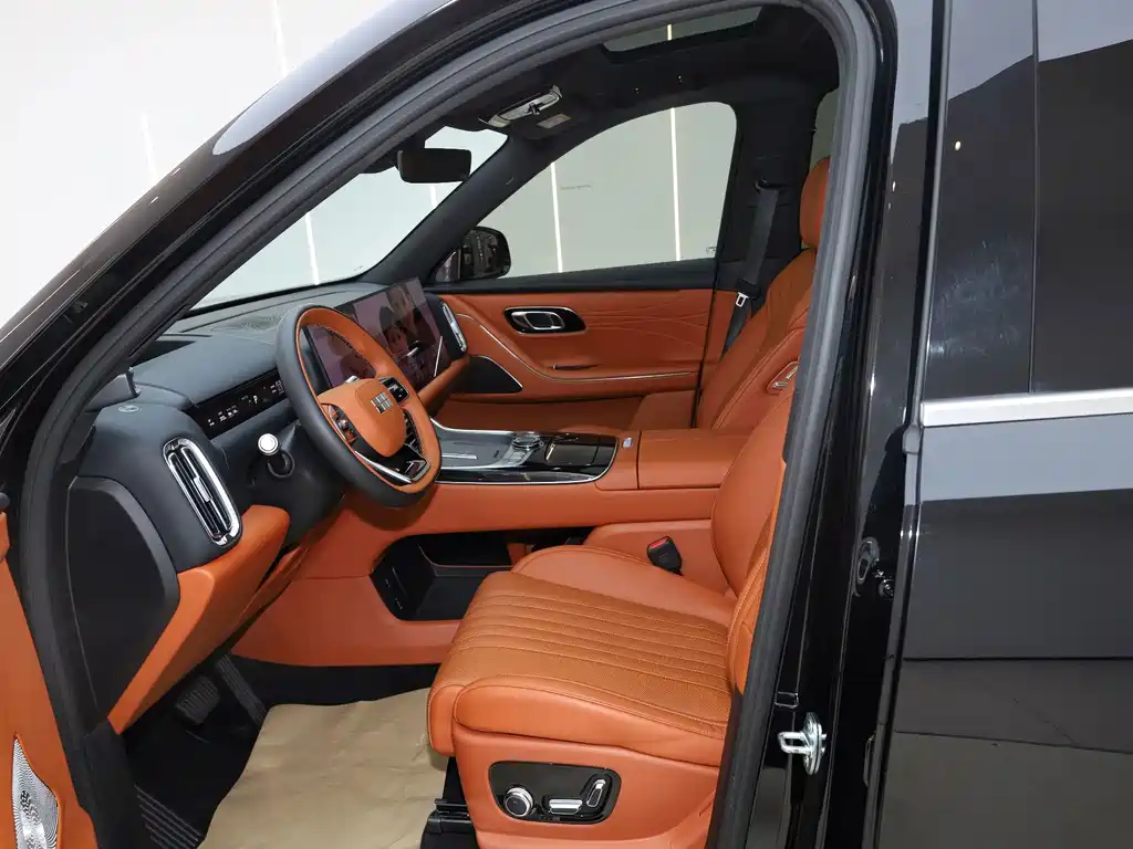 Galaxy M9 2025 Edition 210km All-Wheel Drive Leading Edition