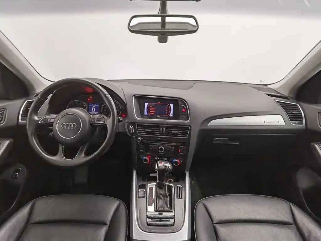Audi Q5 2013 model 40 TFSI Technology Edition