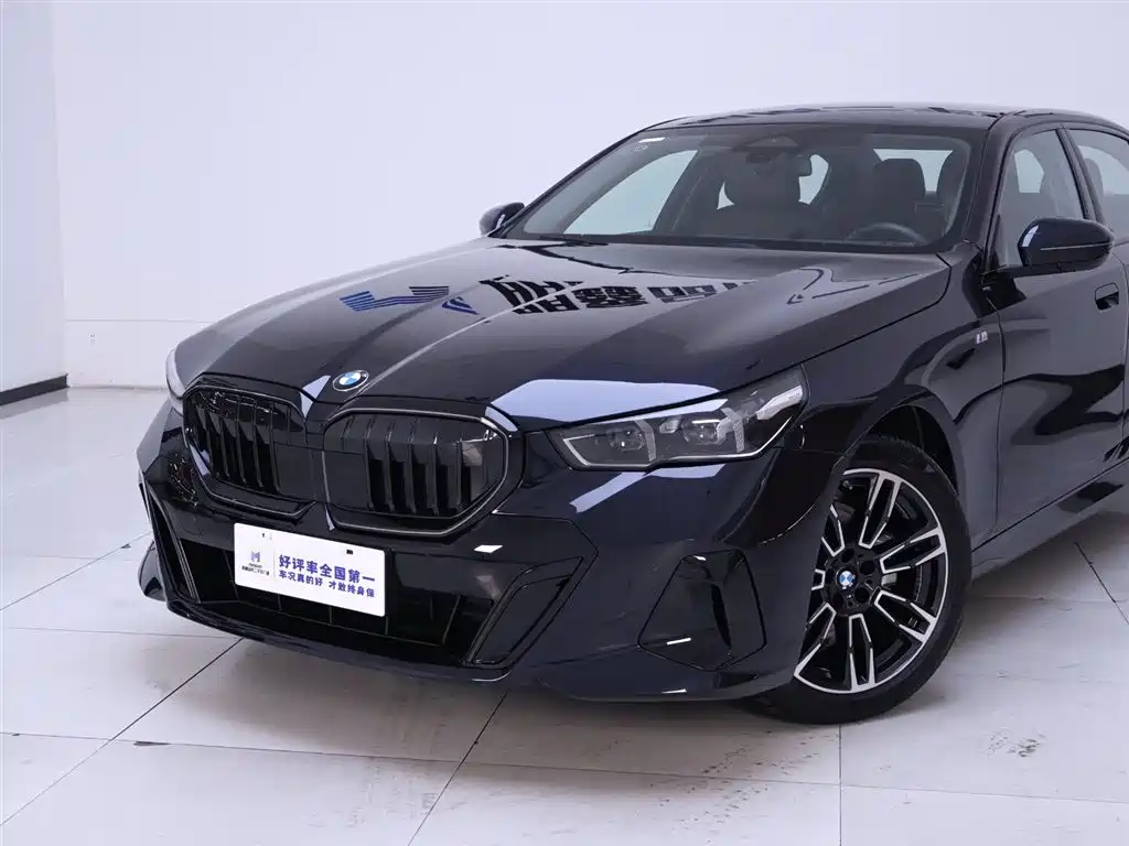 BMW 5 Series 2025 525Li M Sport Package