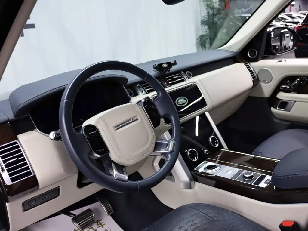 Range Rover 2021 3.0 L6 Classic Extended Edition