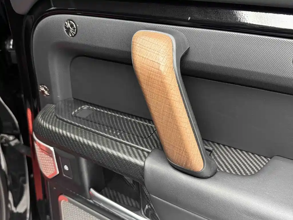 Land Rover Defender 2023 130 3.0T P400 HSE