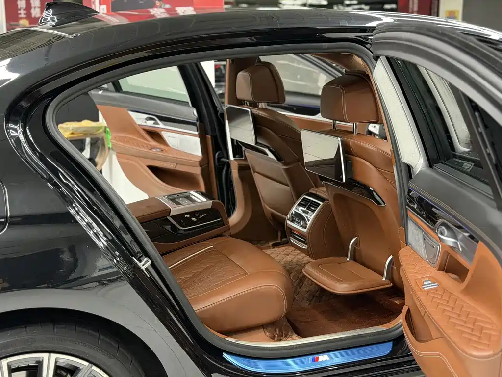BMW 7 Series 2019 740Li xDrive Executive M Sport Package
