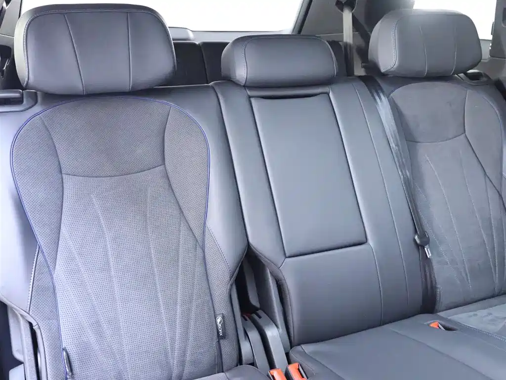 Tongyi Qianwen 2025 model Tongyi Qianwen Pro 450TSI four-wheel drive Dengfeng edition
