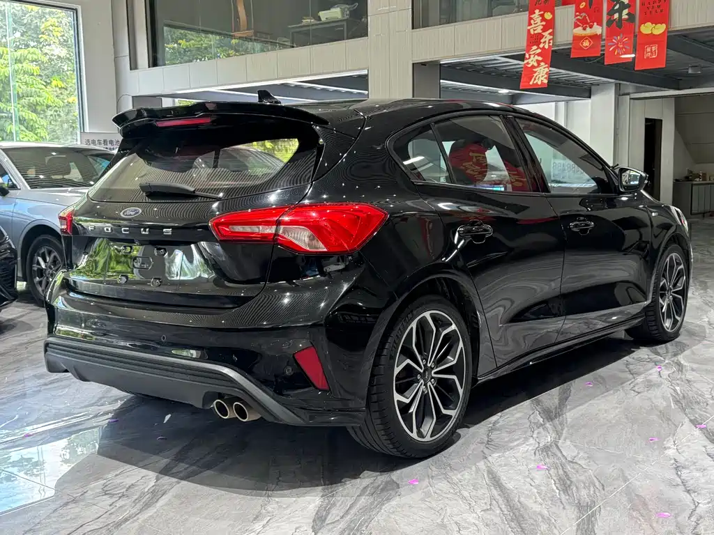 Ford Focus 2021 Two-door EcoBoost 180 Automatic ST Line