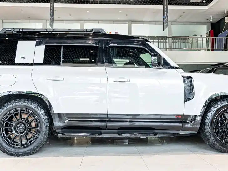 Land Rover Defender 2023 Edition 110 5.0T V8