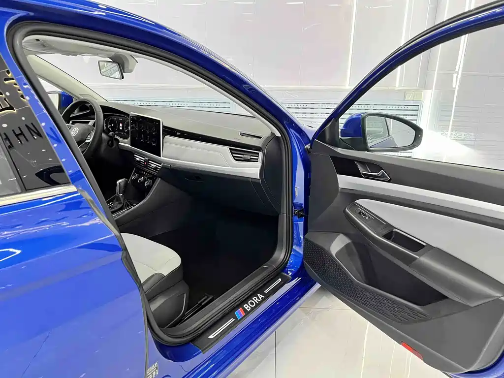 Bora 2023 200TSI DSG Smart Travel PRO Edition
