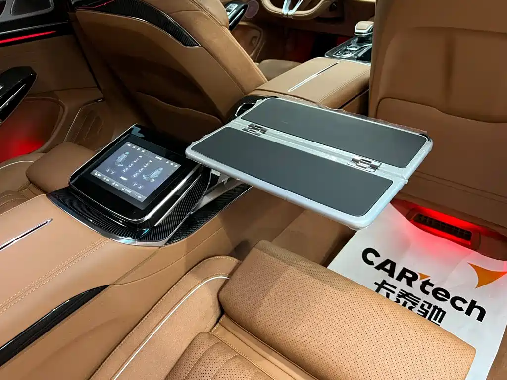 Hongqi H9 2025 Edition 3.0T All-Wheel Drive Flag Leadership Private Enjoyment Style Version 4-Seater