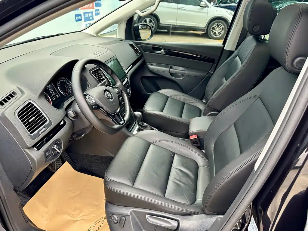 Shangri-La 2018 380TSI Premium 7-seater