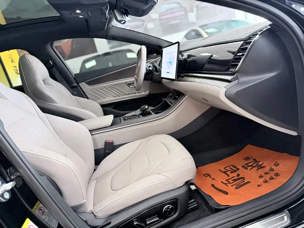 Han 2024 EV Glory Edition 610KM All-Wheel Drive Divine Eye Smart Drive Version