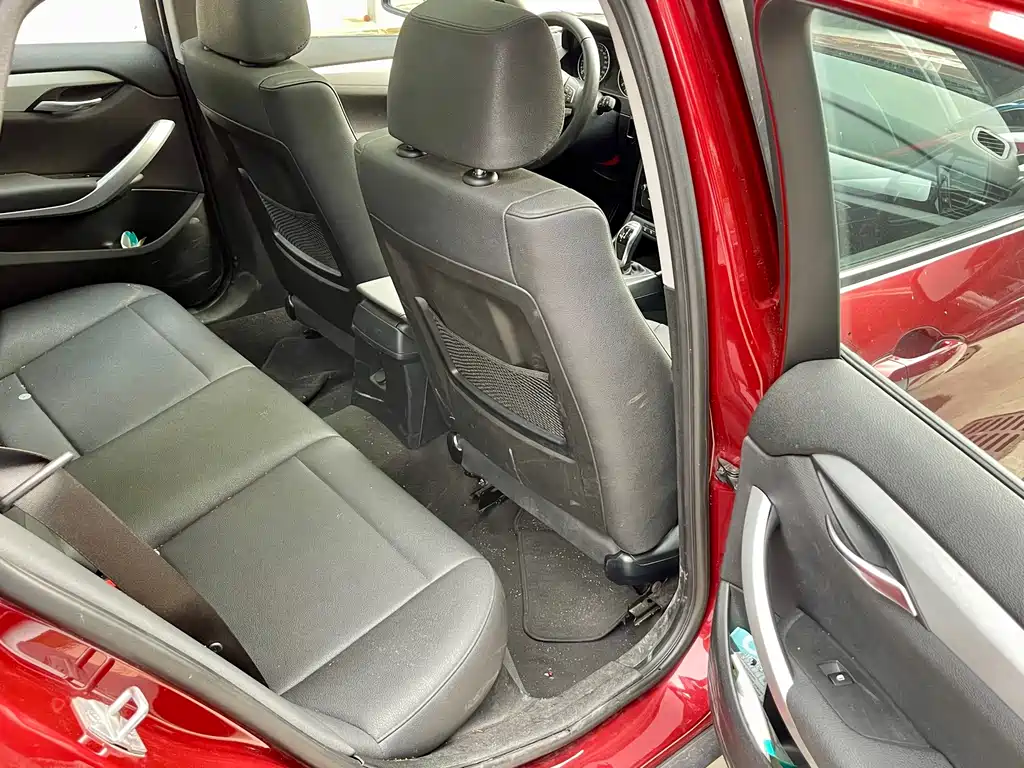 BMW X1 2014 sDrive18i Leading Edition
