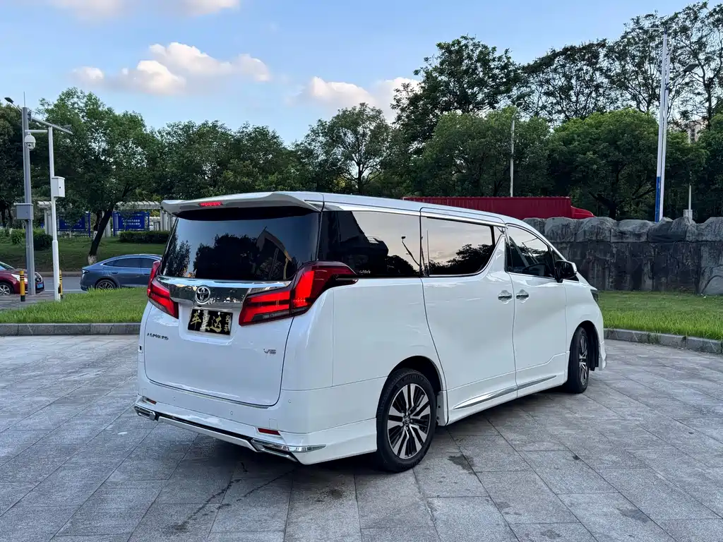 Alphard 2018款 改款 3.5L 豪华版