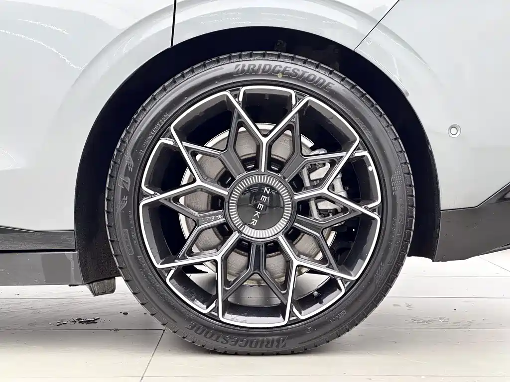 Jikozero 007 2024 Model Four-Wheel Drive Intelligent Driving Edition 100kWh
