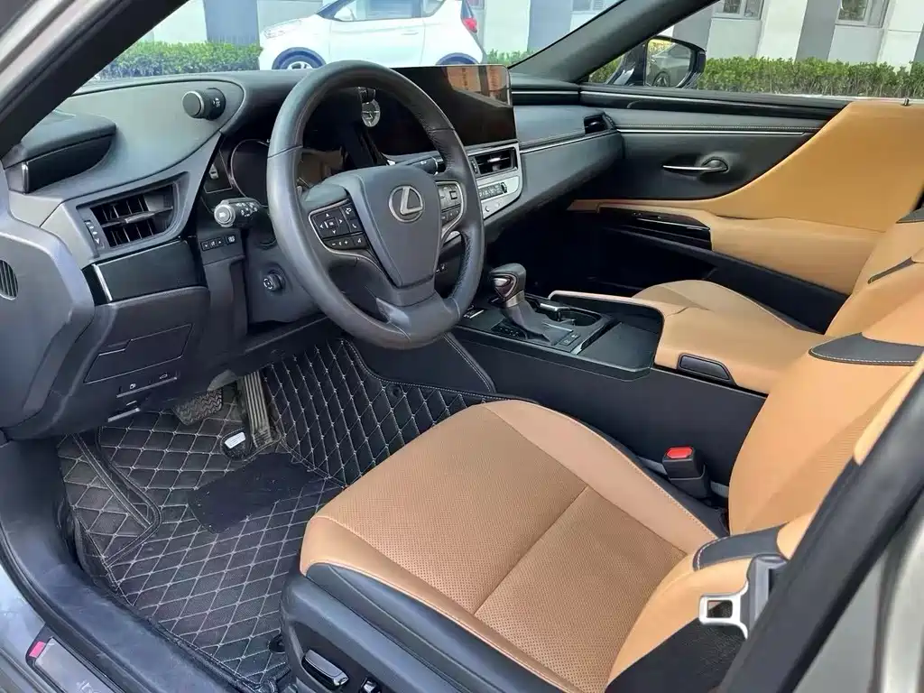 Lexus ES 2022 300h Premium Edition