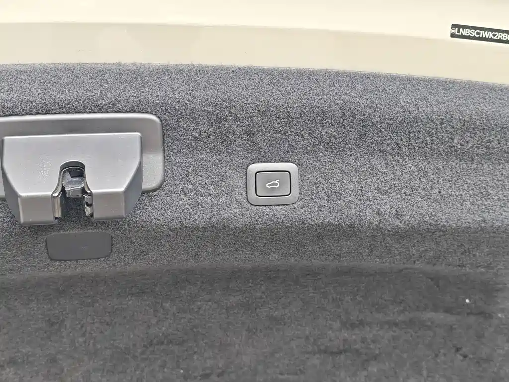 Xiaomi SU7 2024 Edition Four-Wheel Drive Ultra-Long Range High-End Intelligent Driving Max Version