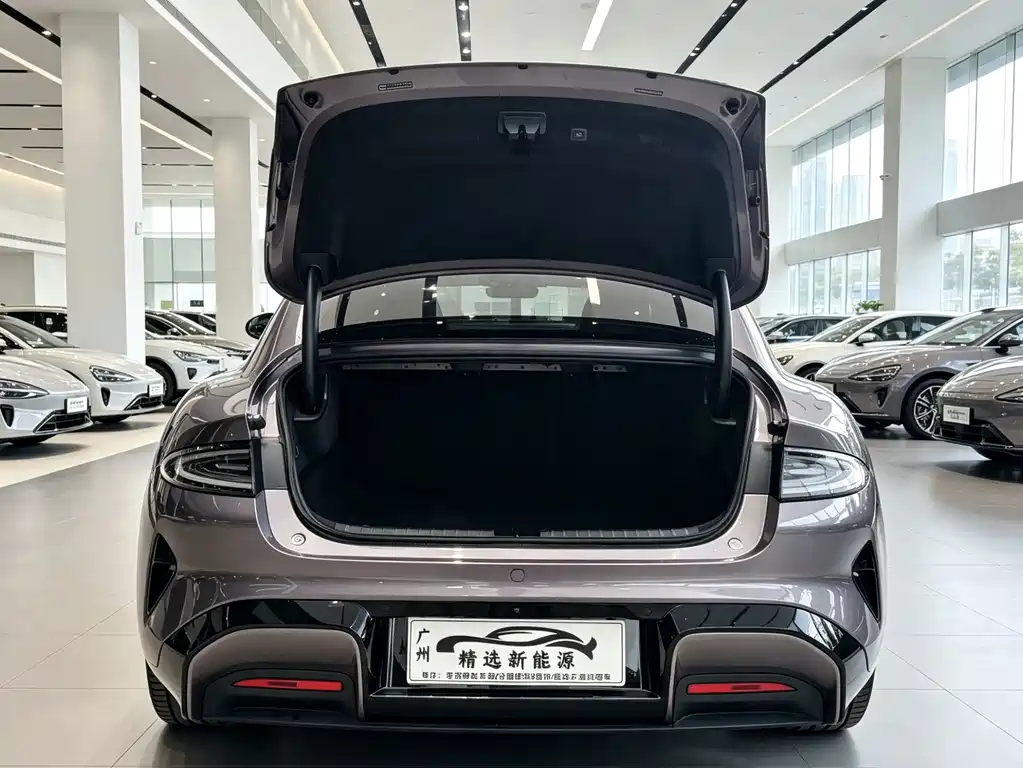 Xiaomi SU7 2024 Edition Rear-wheel Drive Long Range Intelligent Driving Version