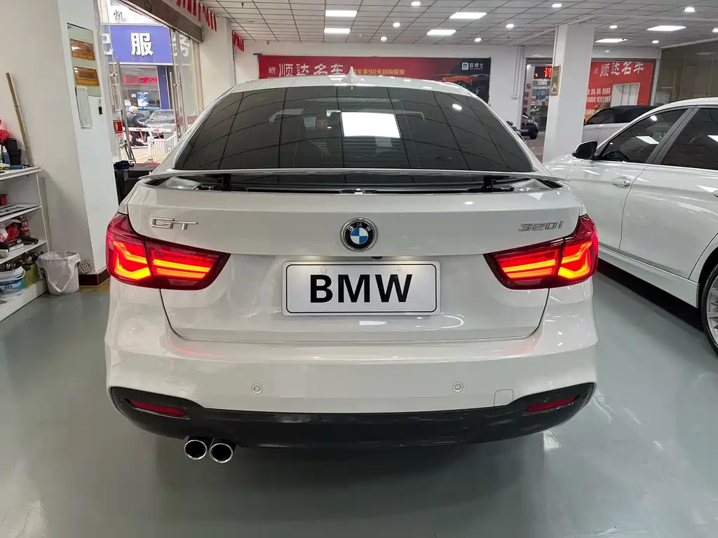 BMW 3 Series GT 2019 320i M Sport