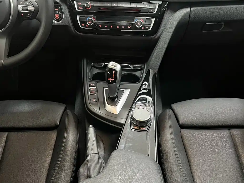 BMW 3 Series GT 2019 320i M Sport