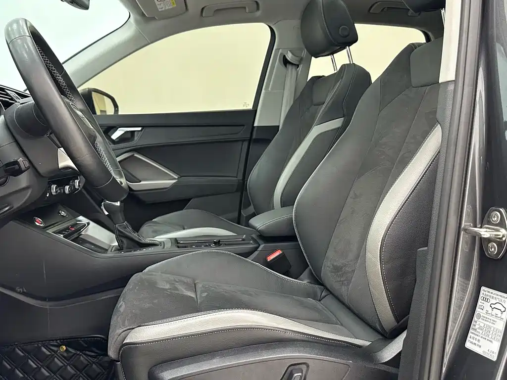 Audi Q3 2022 35 TFSI Sportline