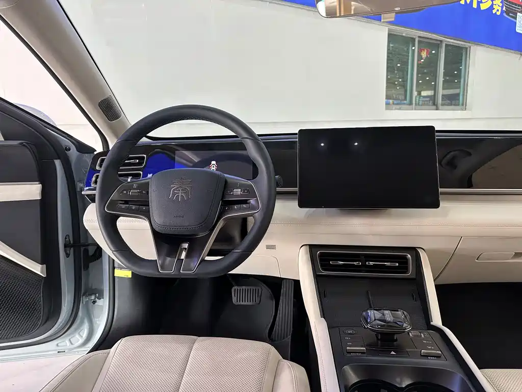 Qin L 2024 DM-i 80KM Surpassing Edition