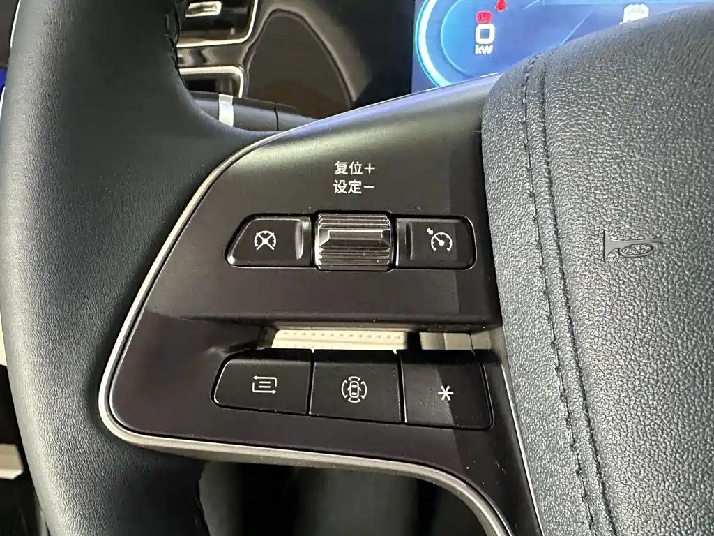 Qin L 2024 DM-i 80KM Surpassing Edition