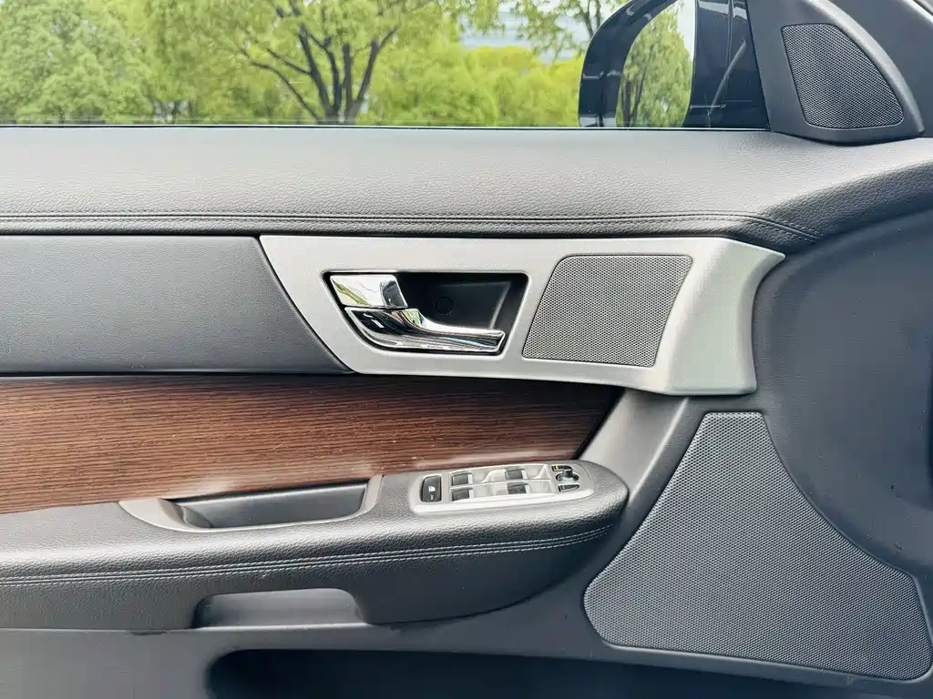 Jaguar XF 2014款 XF 2.0T Fenghua Edition