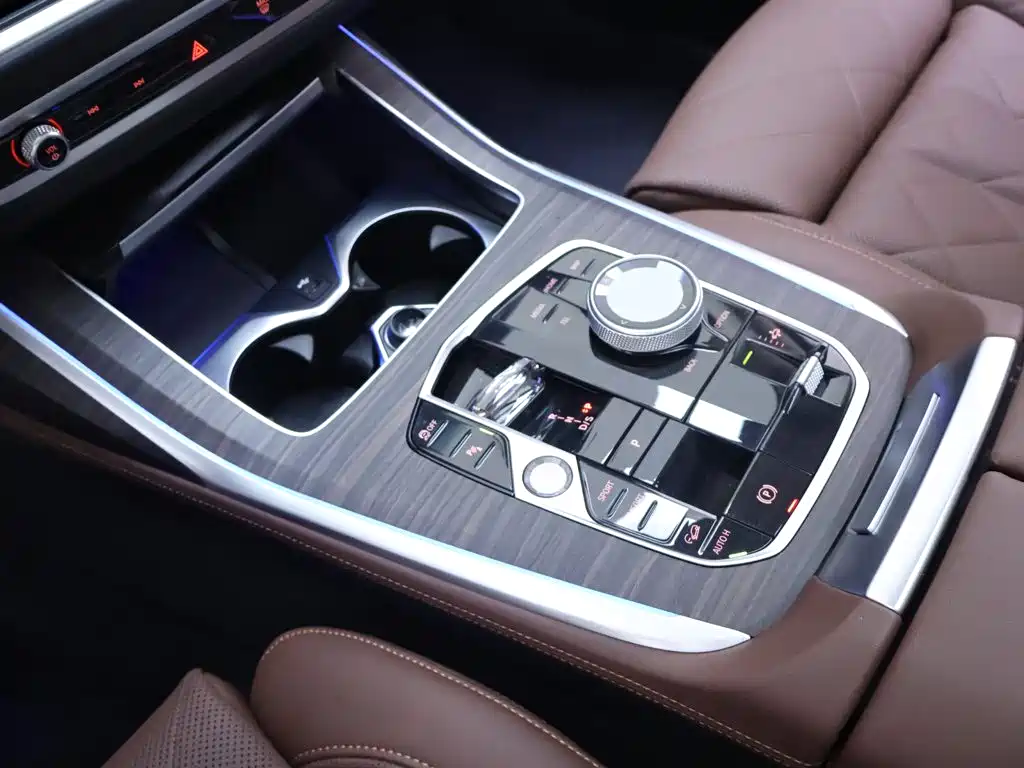 BMW X7 2023 xDrive40i Leading Luxury Package