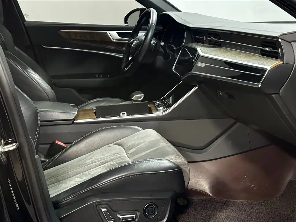 Audi A6L 2023 Facelift 45 TFSI Prestige Dynamic Edition